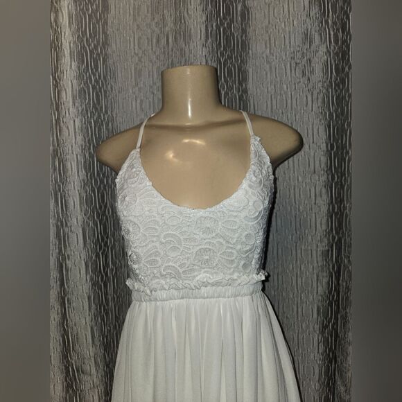WHITE EMBROIDERED SUMER DRESS NWT - Picture 4 of 12